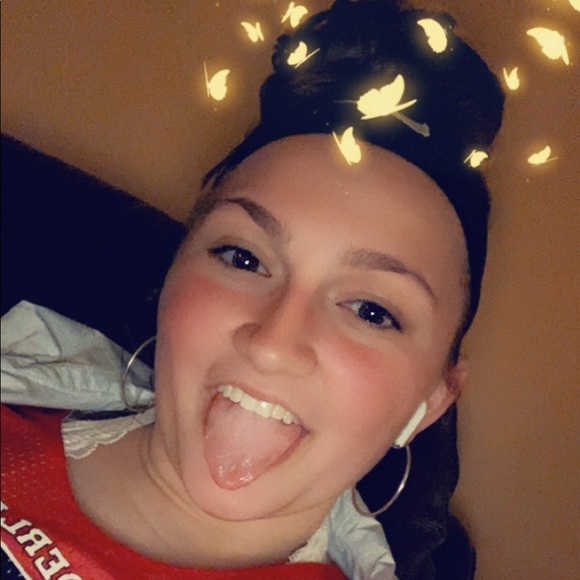 Profile Picture of Caterina Reish (@caterinareish12) on Poshmark