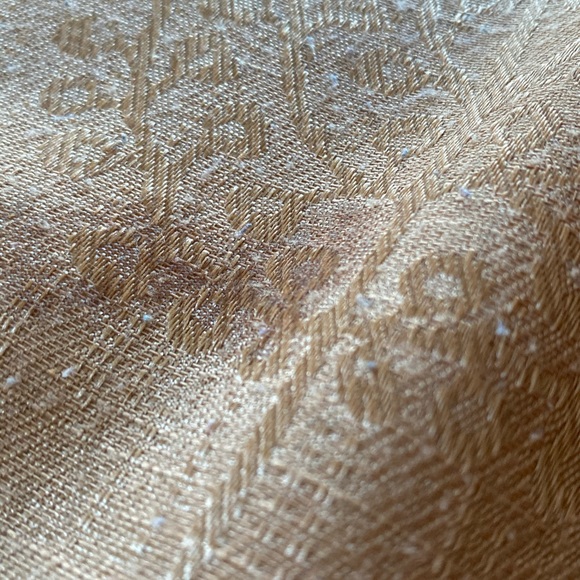 Profile Picture of Josiane Momo (@lydiesoleil) on Poshmark