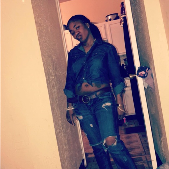 Profile Picture of Jasmine Cushshon-bey (@jaszdoesthis) on Poshmark