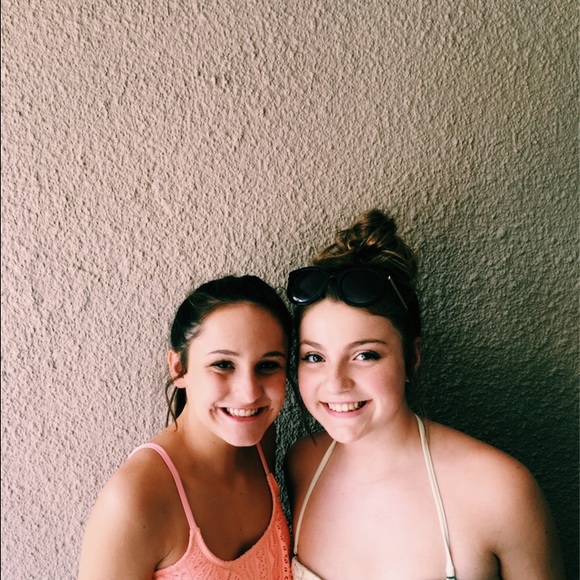 Profile Picture of Maddie Pasqualone (@maddiep55) on Poshmark