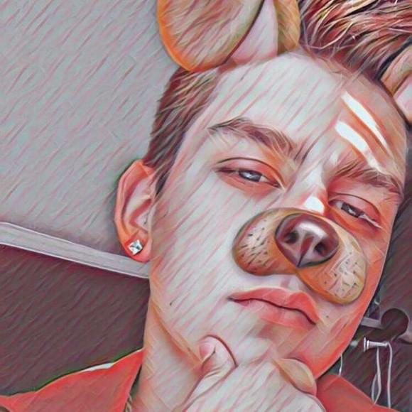 Profile Picture of Ryan Huttleston (@ryan6451) on Poshmark