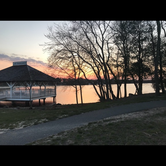 Profile Picture of Sara Faurot (@faurots) on Poshmark