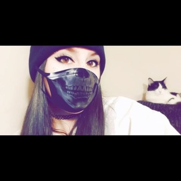 Profile Picture of Amber Cheerios (@amber_dot369) on Poshmark
