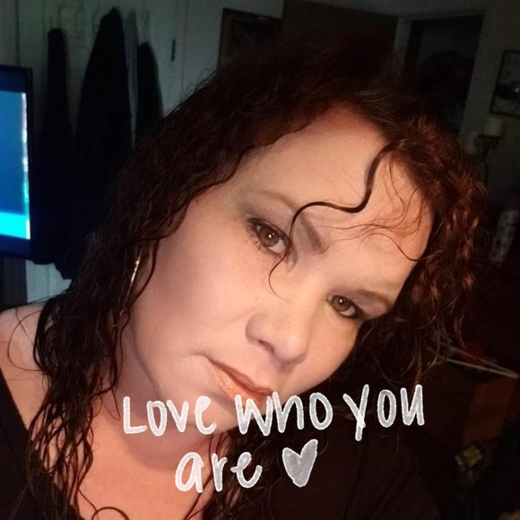Profile Picture of Dawn Modine (@shorty777) on Poshmark