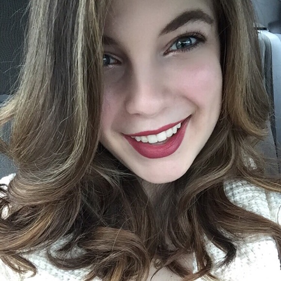 Profile Picture of Kate Nieri (@katenieri) on Poshmark