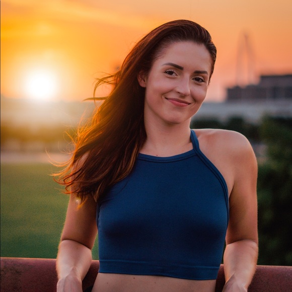 Profile Picture of Taylor Greer (@tay_greer) on Poshmark