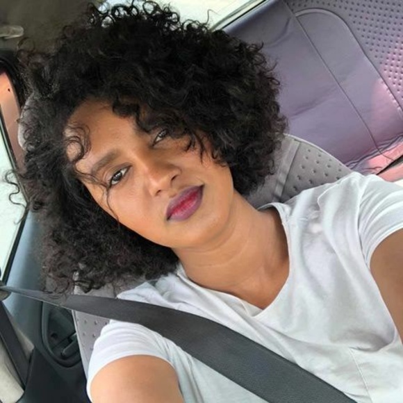 Profile Picture of Semhar Akelom (@semharakelom) on Poshmark