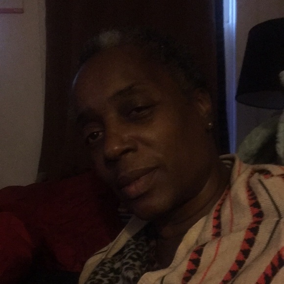 Profile Picture of Toni Mcmiller (@tonimcmiler) on Poshmark