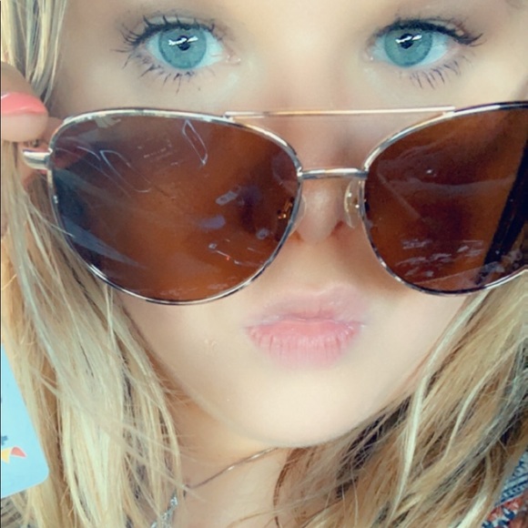 Profile Picture of Madeline Thomas (@mcthomas3) on Poshmark
