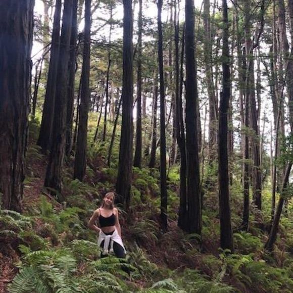 Profile Picture of Ali Schurman (@alischurm) on Poshmark