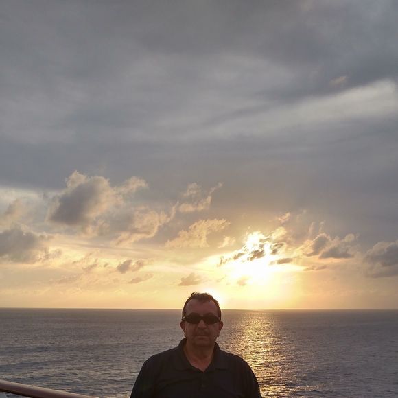 Profile Picture of Brian Traylor (@briantide34) on Poshmark