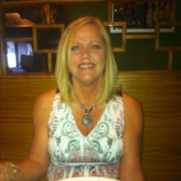 Profile Picture of Patricia Logsdon (@tricialogsdon) on Poshmark