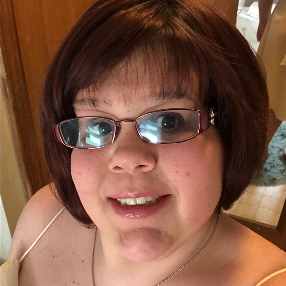 Profile Picture of Jennifer Wilkicki (@jenaveve23) on Poshmark