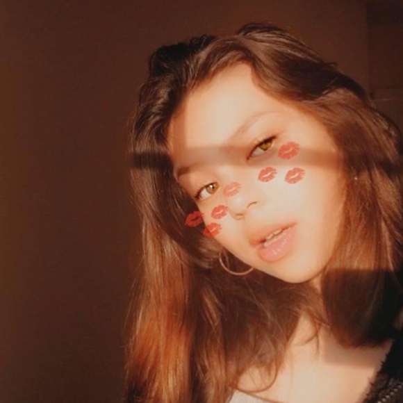Profile Picture of Kaya Agreste (@kayaagreste) on Poshmark