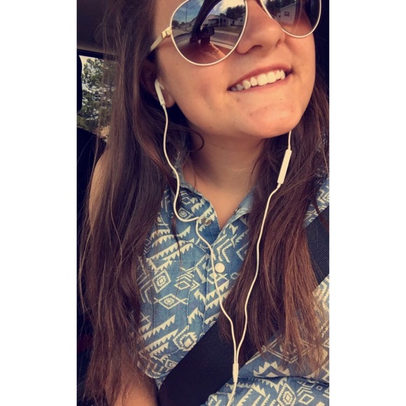 Profile Picture of Maddie Pawarski (@maddierosexo) on Poshmark