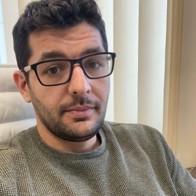 Profile Picture of Vlad Radulescu (@VladRadulescu2) on Twitter