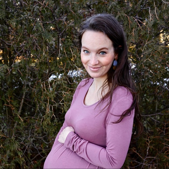 Paige Bertelink - Poshmark Profile Picture of Paige Bertelink (@pwhit016) on Poshmark