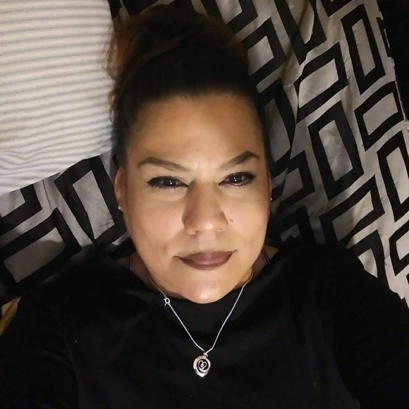 Profile Picture of Theresa Rameriz (@theresa_rameriz) on Poshmark