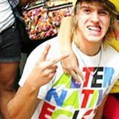 Profile Picture of Thominhas (@ISing_ForThomas) on Twitter