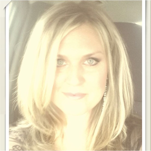 Profile Picture of Kendra Shoap (@kendrashoap) on Poshmark