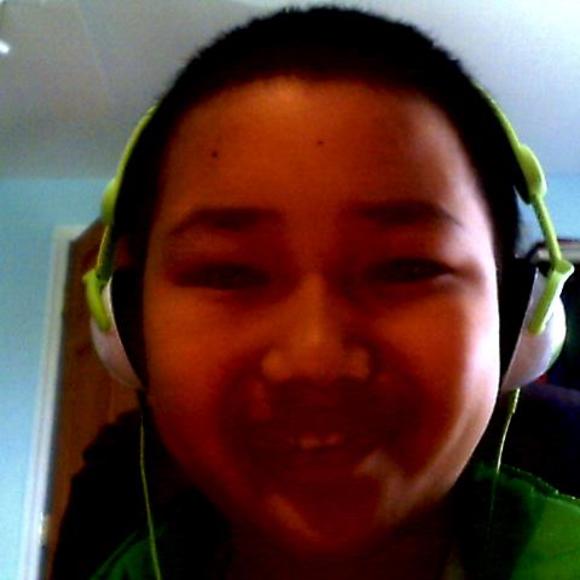 Profile Picture of Ming Feng (@mingf_98) on Poshmark