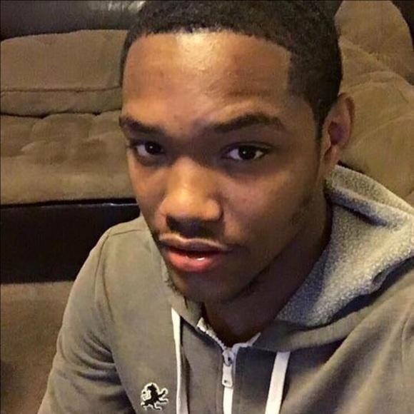 Profile Picture of Barry Rollins (@kingtre2016) on Poshmark