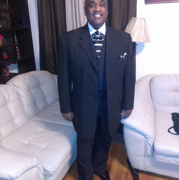 Profile Picture of Joseph Wigfall (@joseph_wigfall) on Poshmark