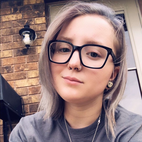 Profile Picture of Mary Wimmler (@pikajew407) on Poshmark