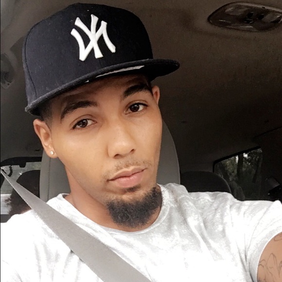 Profile Picture of Alex Duncan (@prettiboiblam) on Poshmark
