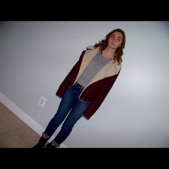 Profile Picture of Emily Brandt (@emily_brandtt) on Poshmark