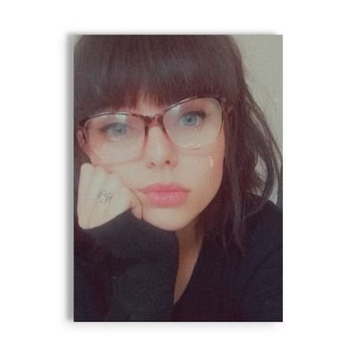 Profile Picture of 👑𝑪𝒍𝒖𝒕𝒕𝒆𝒓𝒃𝒖𝒄𝒌𝒔👑𝑸𝒖𝒆𝒆𝒏👑 (@URmySunFl0wA) on Twitter