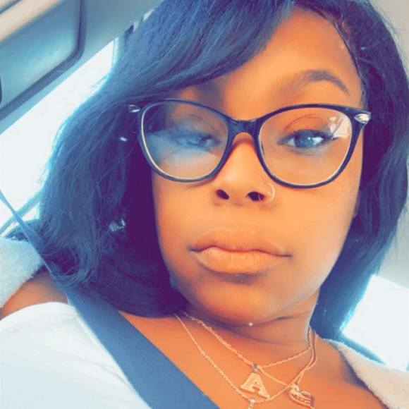 Profile Picture of Makayla Glover (@myalove1128) on Poshmark