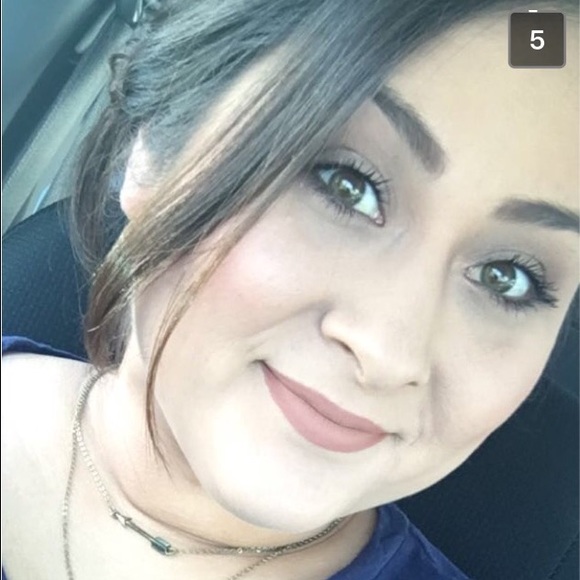 Profile Picture of Krystene Mirelez (@krystenemir) on Poshmark
