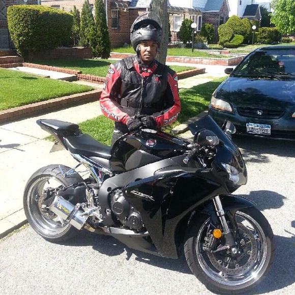 Profile Picture of Peter Clinton (@xplicit930) on Poshmark