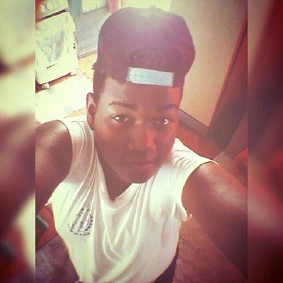 Profile Picture of Ronald Andre (@candolla_andree) on Twitter