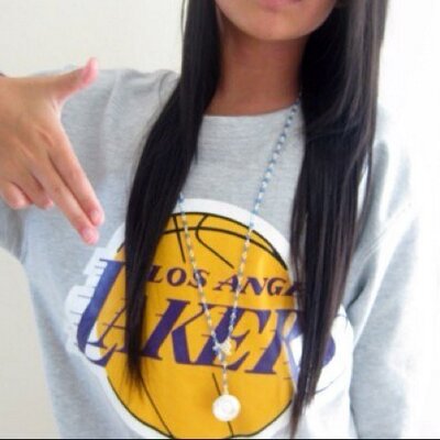 Profile Picture of Ariane Clairoux (@arianeclairoux) on Twitter