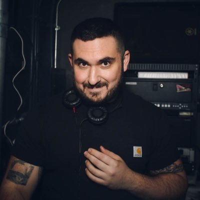 Profile Picture of Matthew (@likeholywine) on Twitter