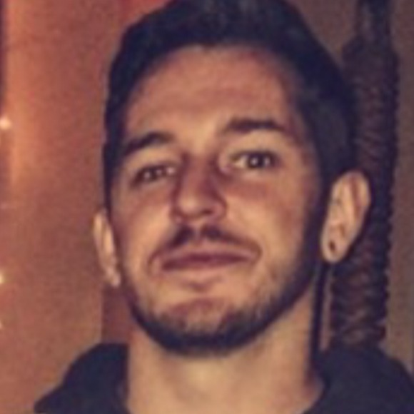 Profile Picture of Steven Beyer (@beavesly) on Poshmark