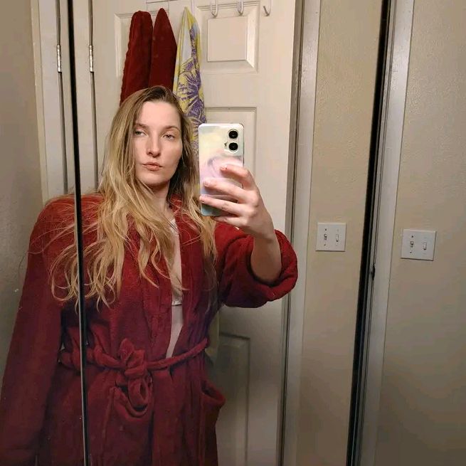 Profile Picture of ROBIN (@robinluiz) on Tiktok