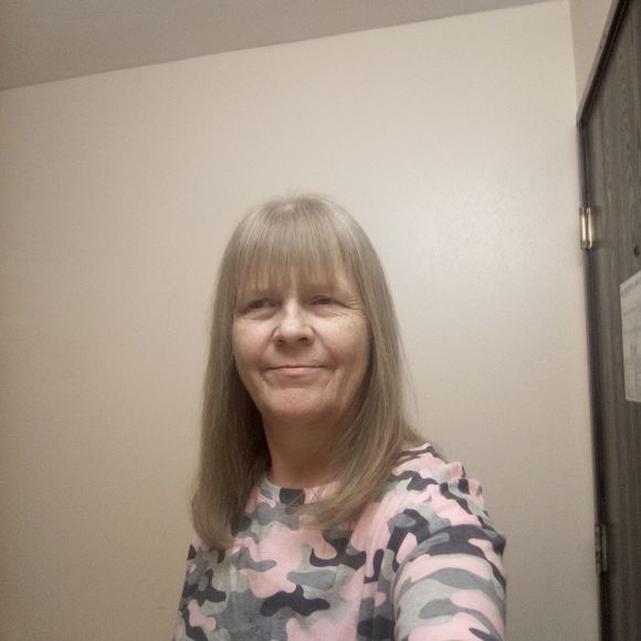 Profile Picture of Kay Fowler (@kayfowler432) on Poshmark