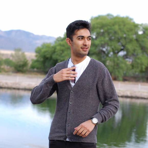 Profile Picture of Elyas Samadi (@elyas100) on Poshmark