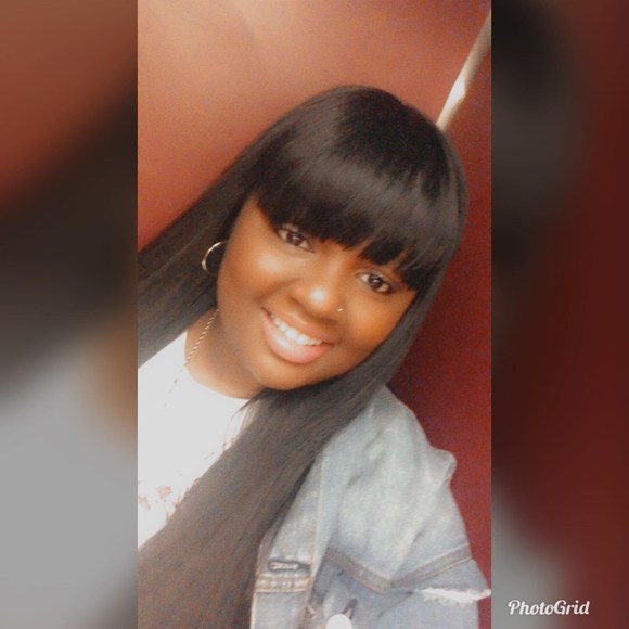 Profile Picture of Toshana Kelly (@mstakelly92) on Poshmark