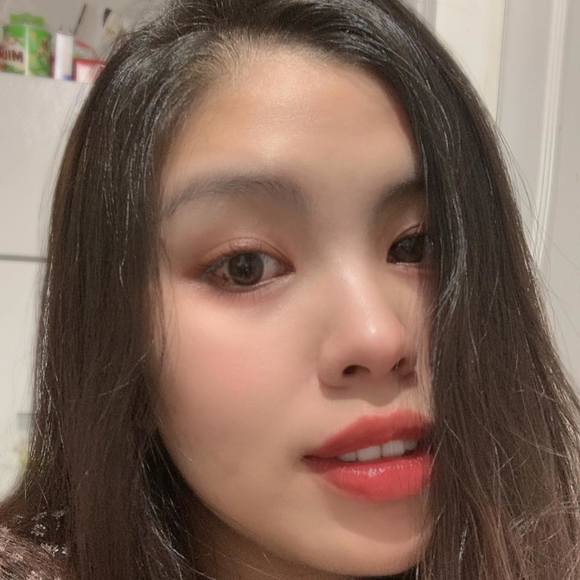 Profile Picture of Tuyen Anh (@tuyenanh) on Poshmark