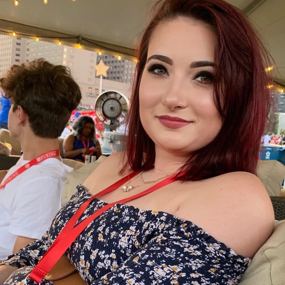 Profile Picture of Mercedes Chettle (@mchettle) on Poshmark