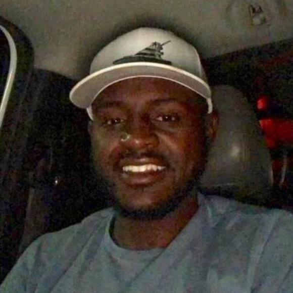 Profile Picture of Ladarius Carpenter (@ladariuscarpent) on Poshmark