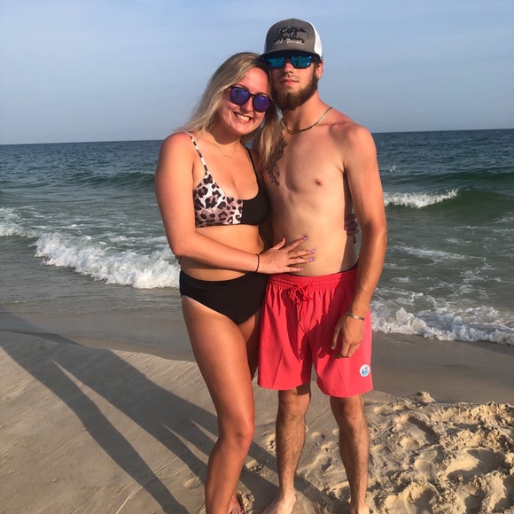 Profile Picture of Kelby Foster (@kelby_foster) on Poshmark