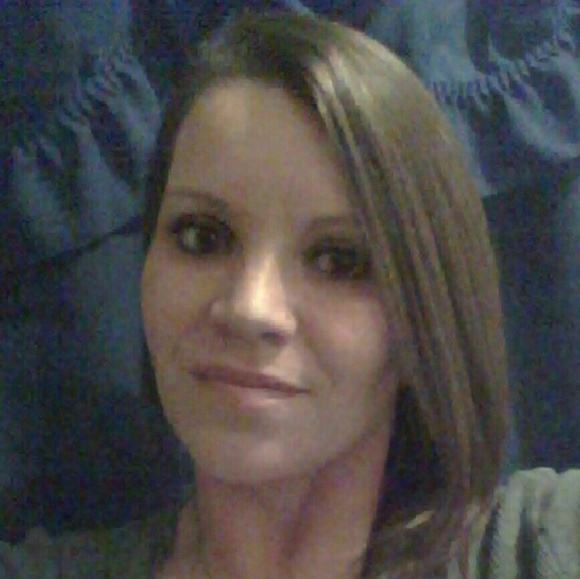 Profile Picture of Tara Shelley (@tshelley1103) on Poshmark