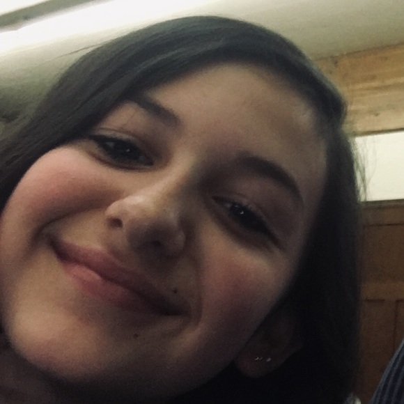 Profile Picture of Cori Colcolhoff (@cococolhoff) on Poshmark