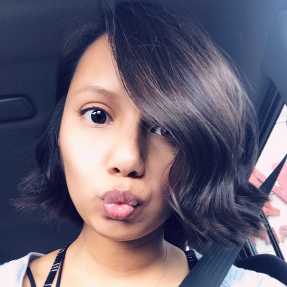 Profile Picture of Jazmin Alejos (@angiealjz) on Poshmark
