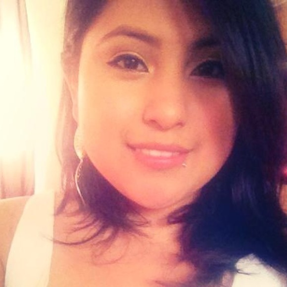 Profile Picture of Crystal Maya (@mayyyaa) on Poshmark